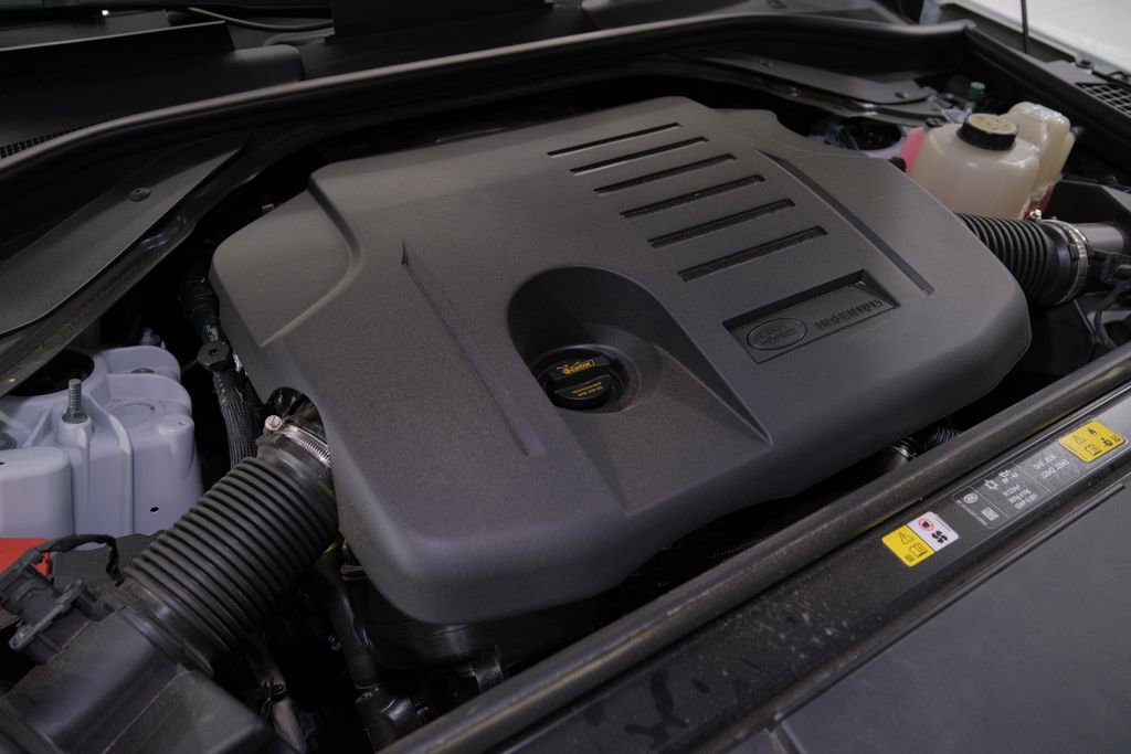 Used 2025 Land Rover Range Rover SE image 62