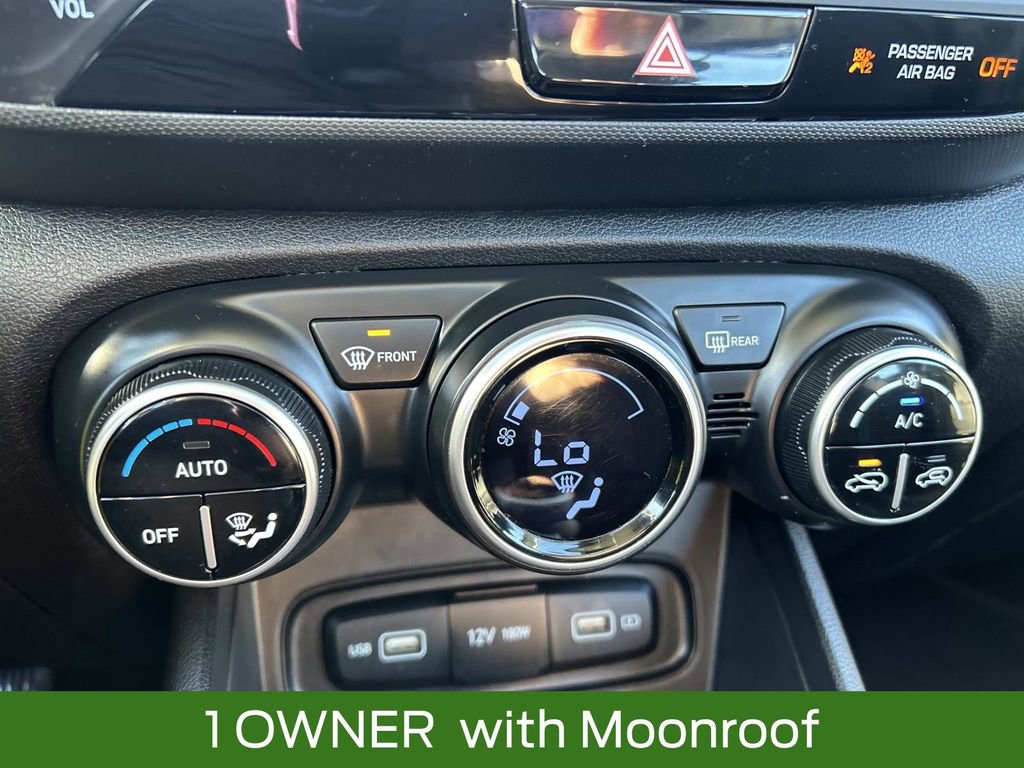 Used 2022 Hyundai Venue SEL image 28