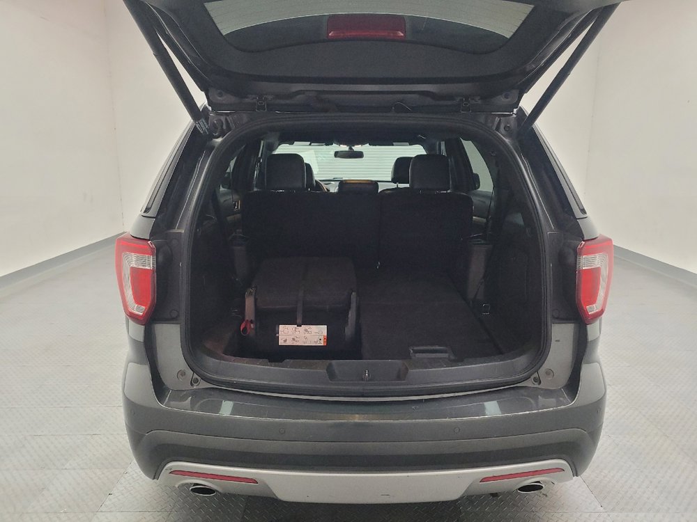 Used 2017 Ford Explorer XLT w/ Equipment Group 202A image 29