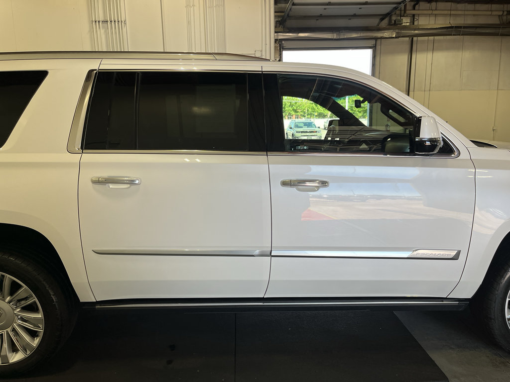 Certified 2020 Cadillac Escalade ESV Platinum AWD/4WD image 5