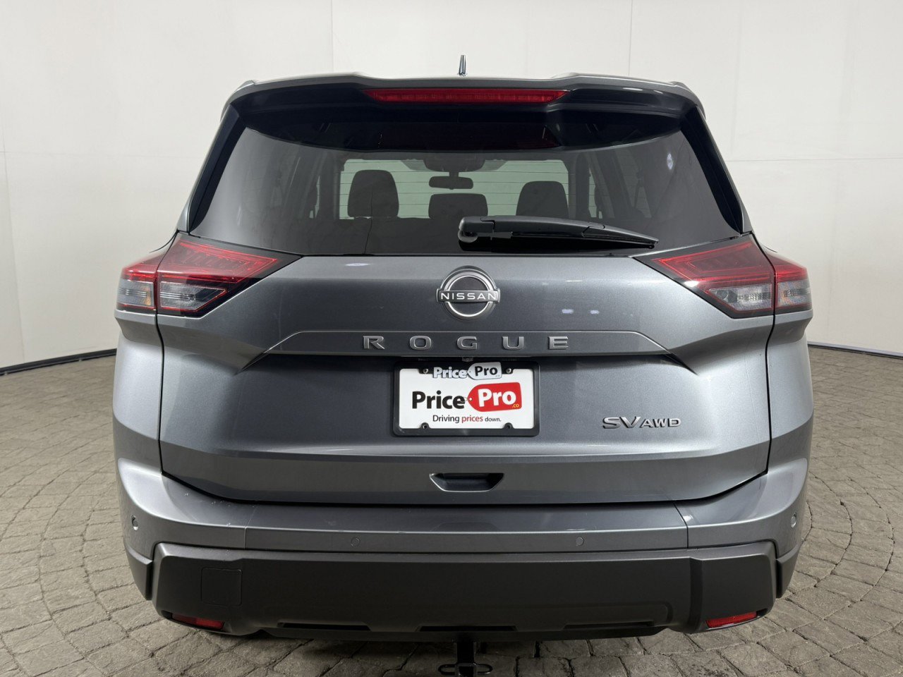Used 2024 Nissan Rogue SV image 6