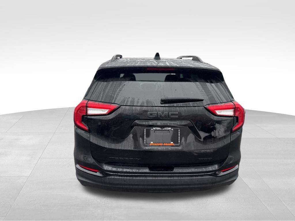 Used 2023 GMC Terrain SLT w/ Infotainment Package II image 4