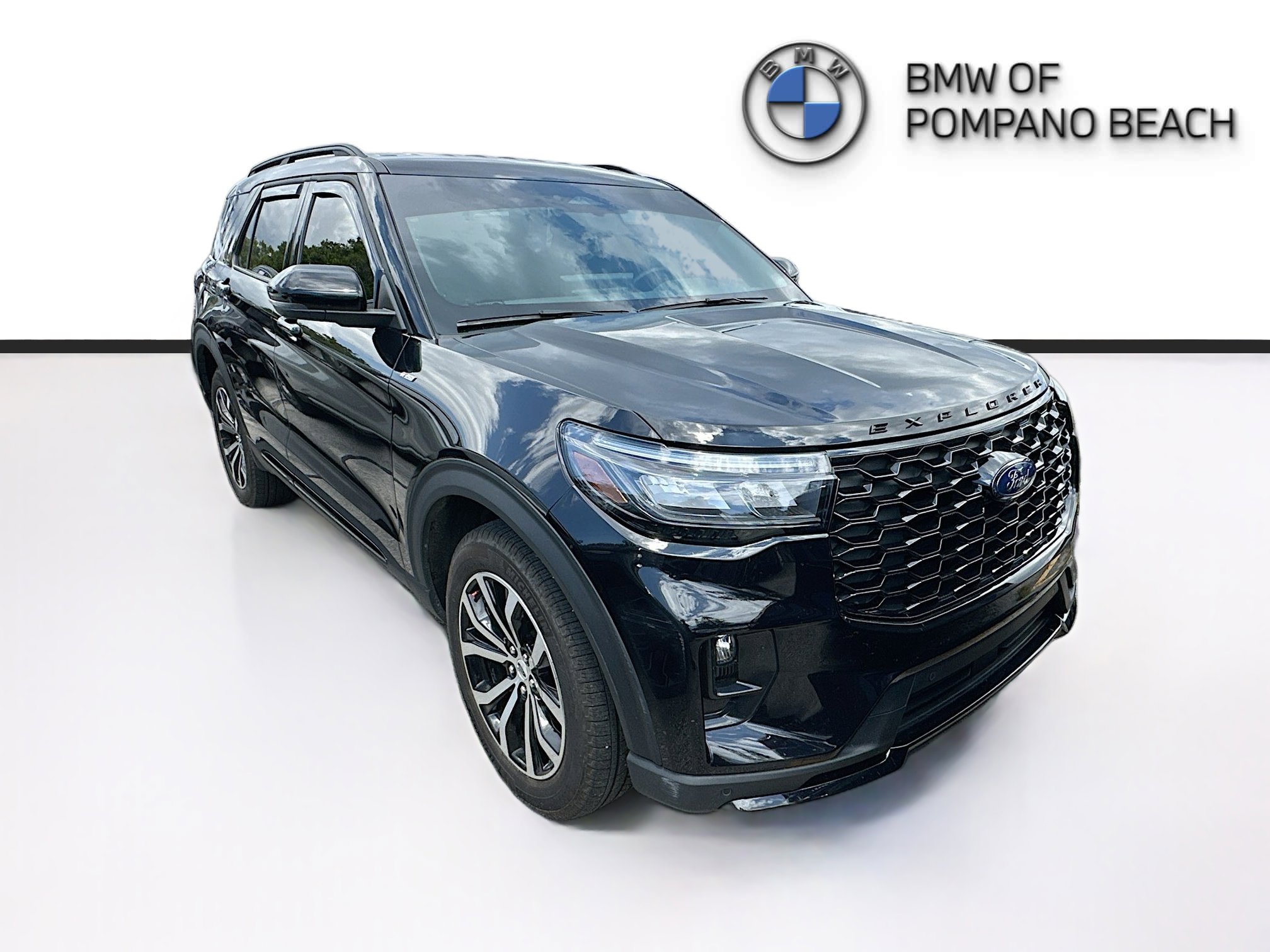 Used 2025 Ford Explorer ST-Line AWD/4WD image 1