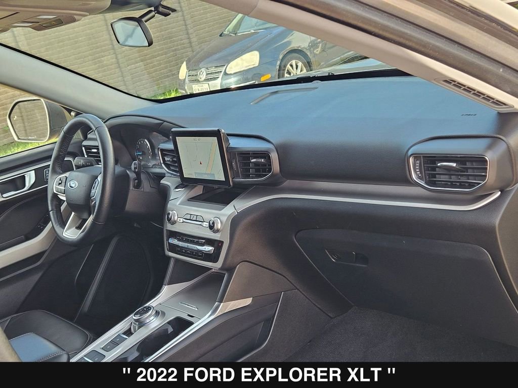 Used 2022 Ford Explorer XLT w/ Equipment Group 202A image 32