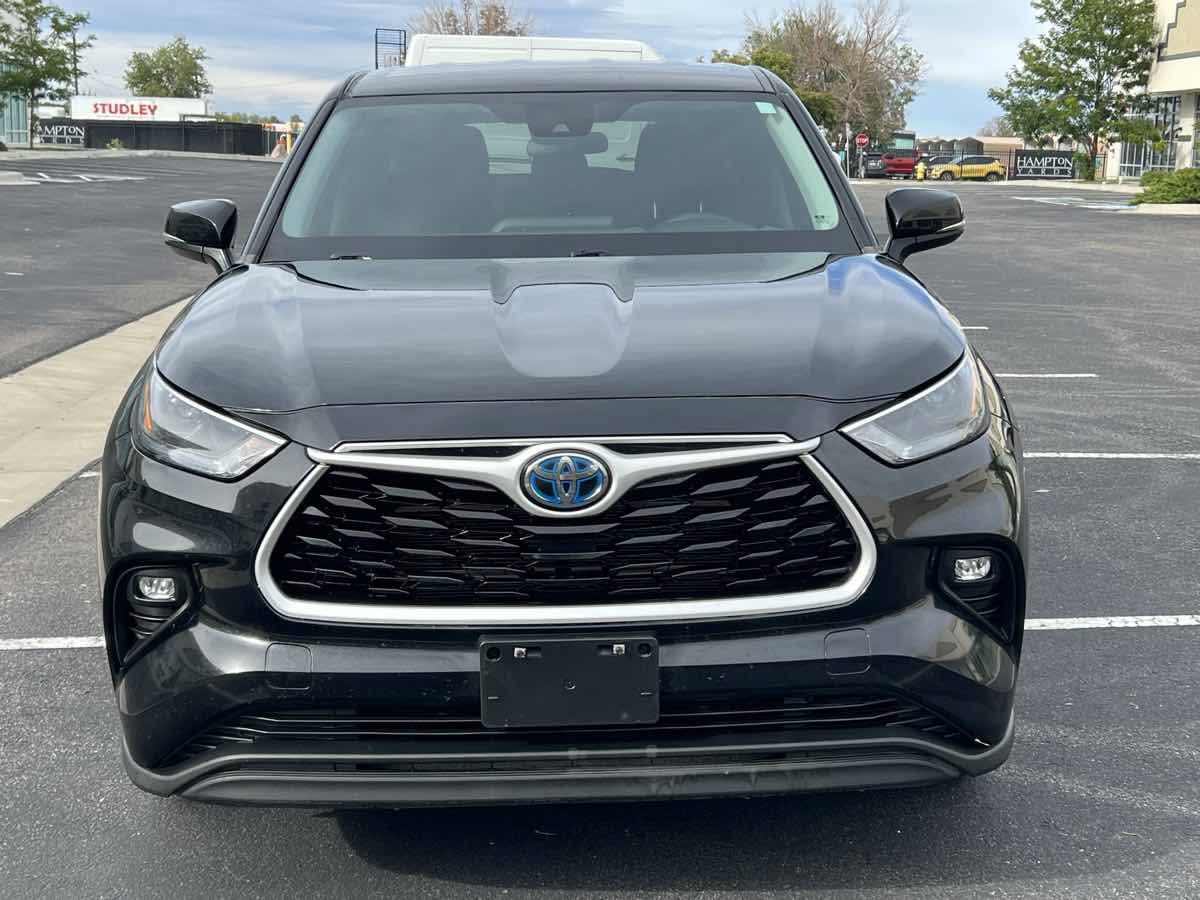 Used 2023 Toyota Highlander LE AWD/4WD image 8