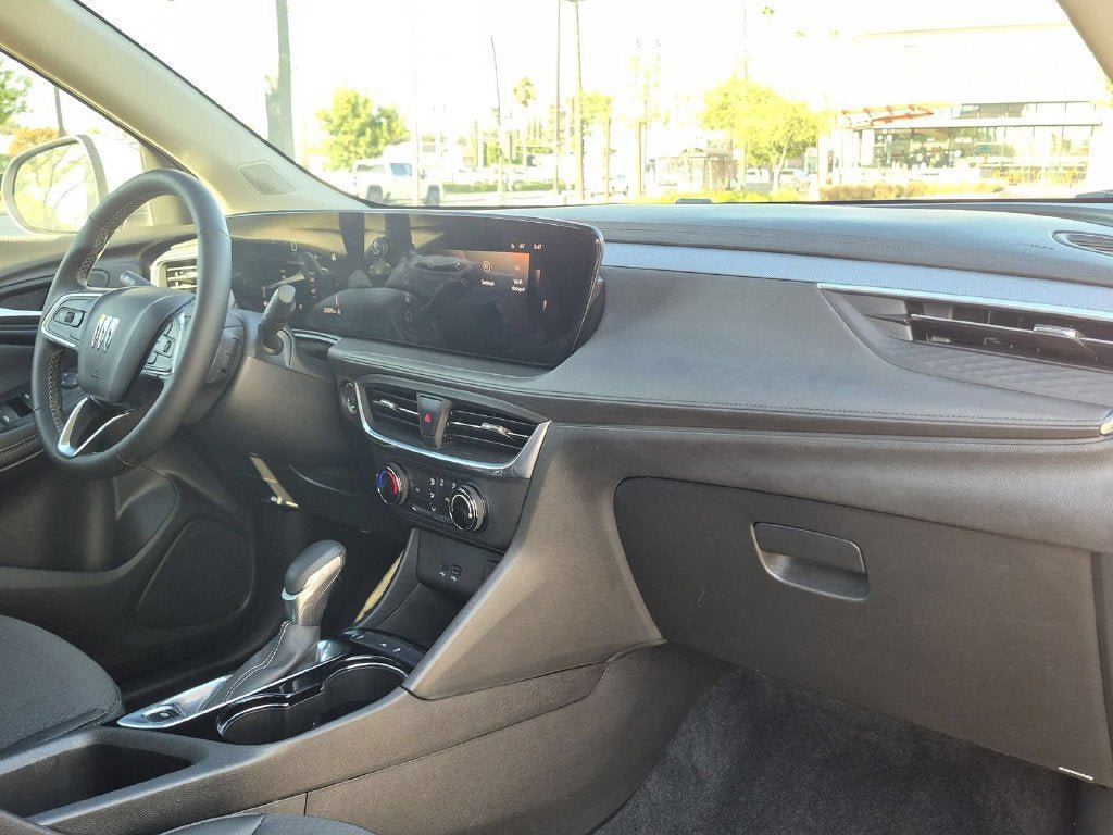 Used 2024 Buick Encore GX Preferred FWD image 30