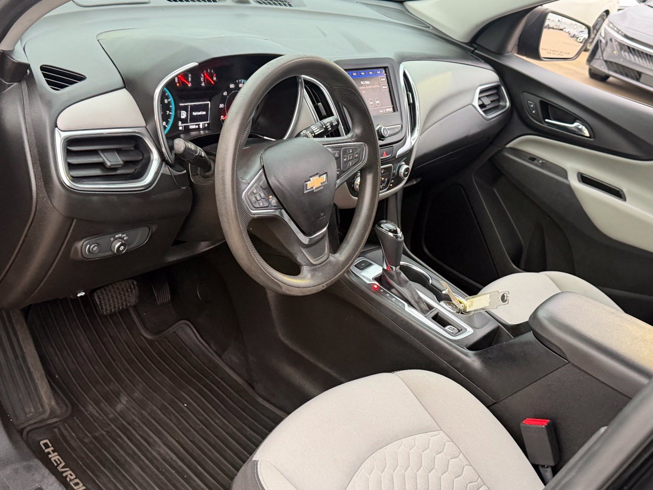 Used 2020 Chevrolet Equinox LS AWD/4WD image 15