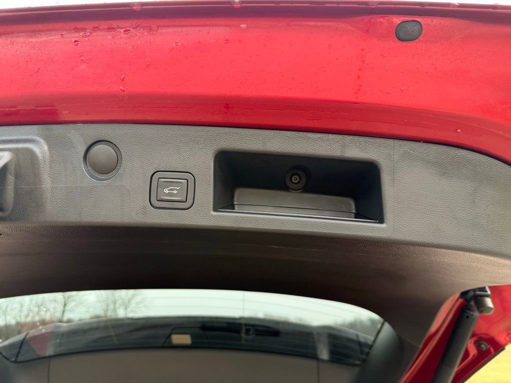 Used 2025 Chevrolet Equinox ACTIV image 7