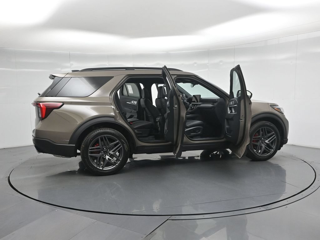 New 2026 Ford Explorer ST w/ Sun And Sound Package AWD/4WD image 3
