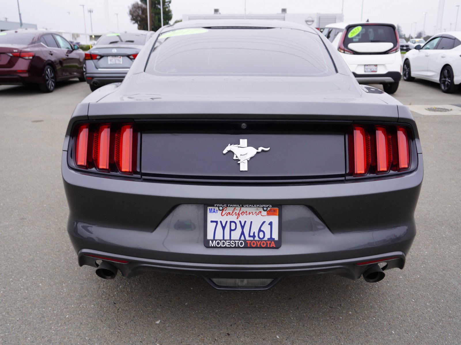 Used 2017 Ford Mustang Coupe image 9