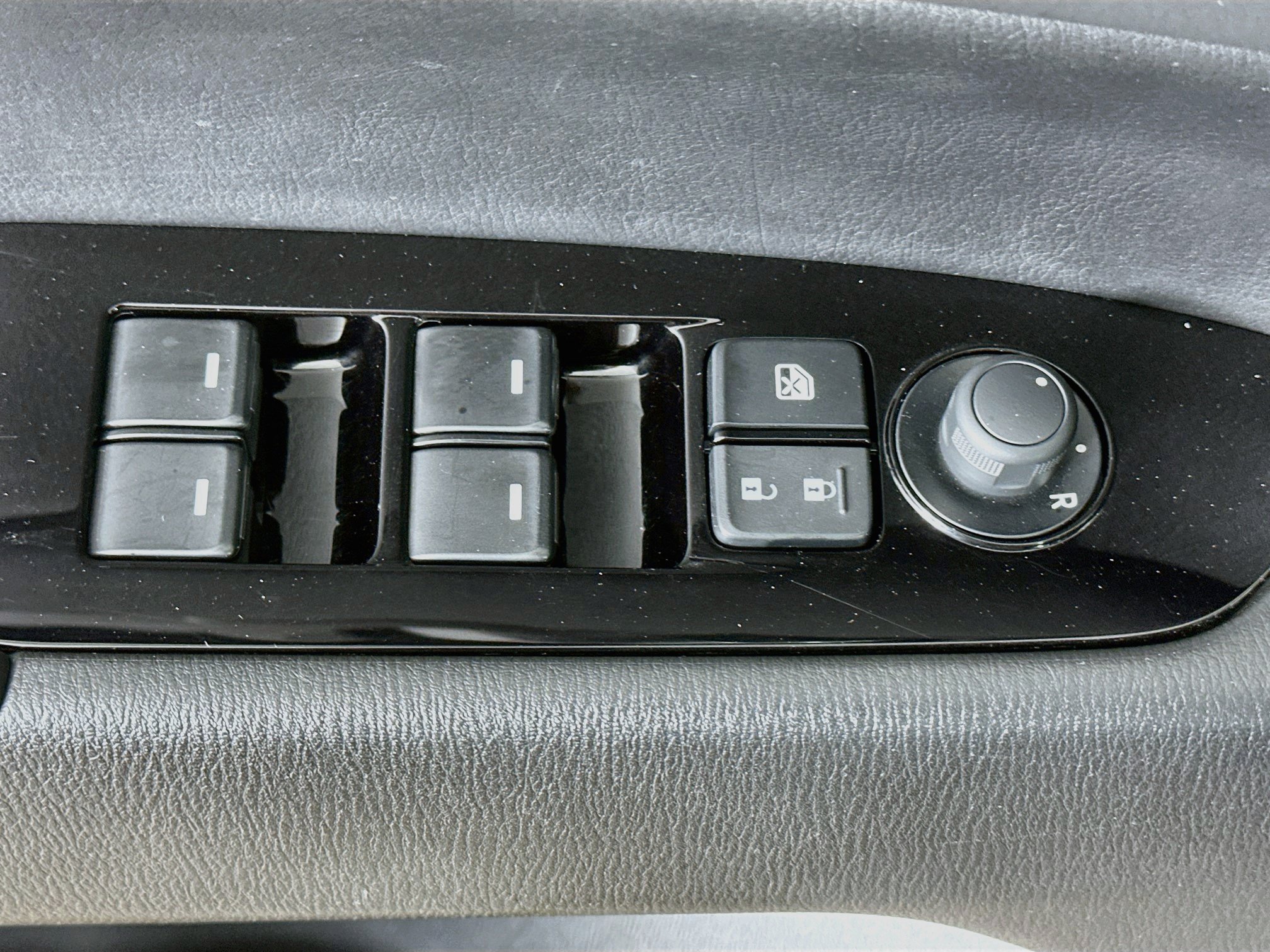 Used 2025 MAZDA CX-5 AWD 2.5 S w/ Preferred Package image 15