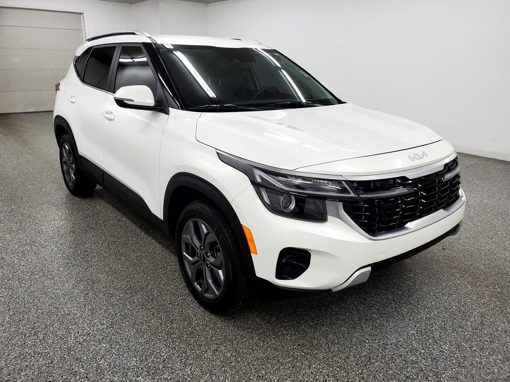Used 2024 Kia Seltos S image 3