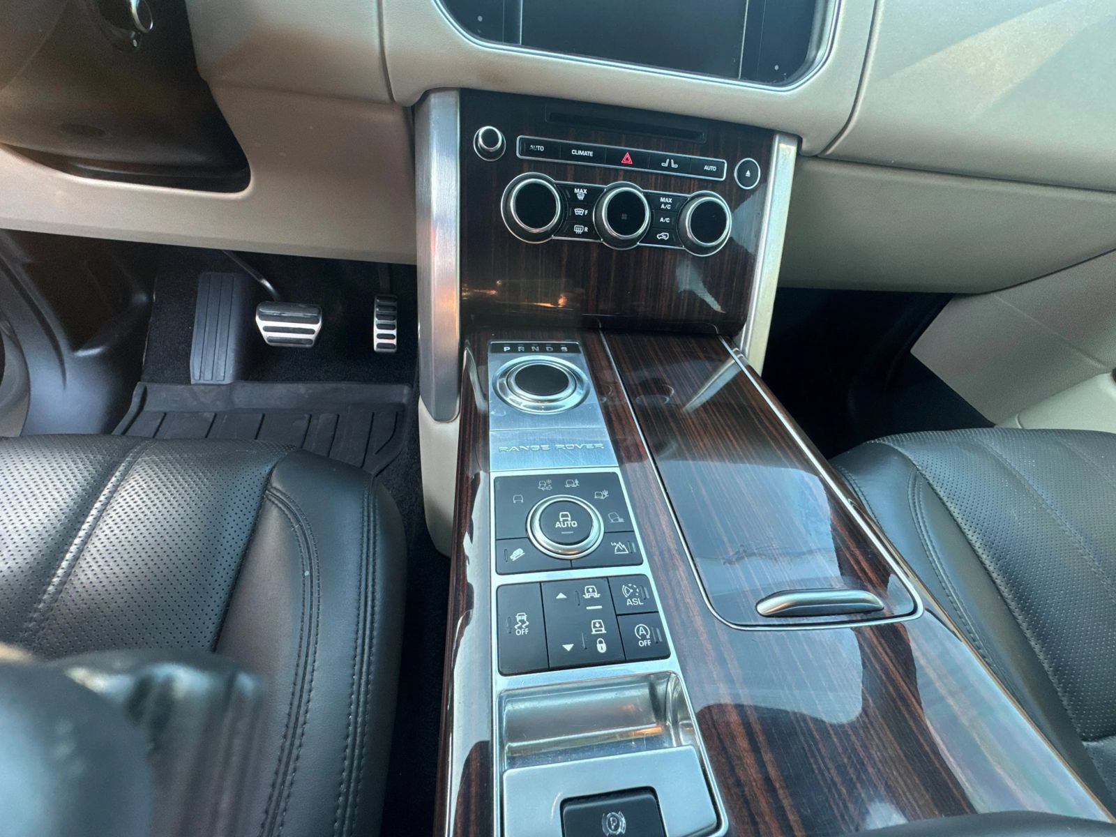 Used 2015 Land Rover Range Rover Supercharged AWD/4WD image 14