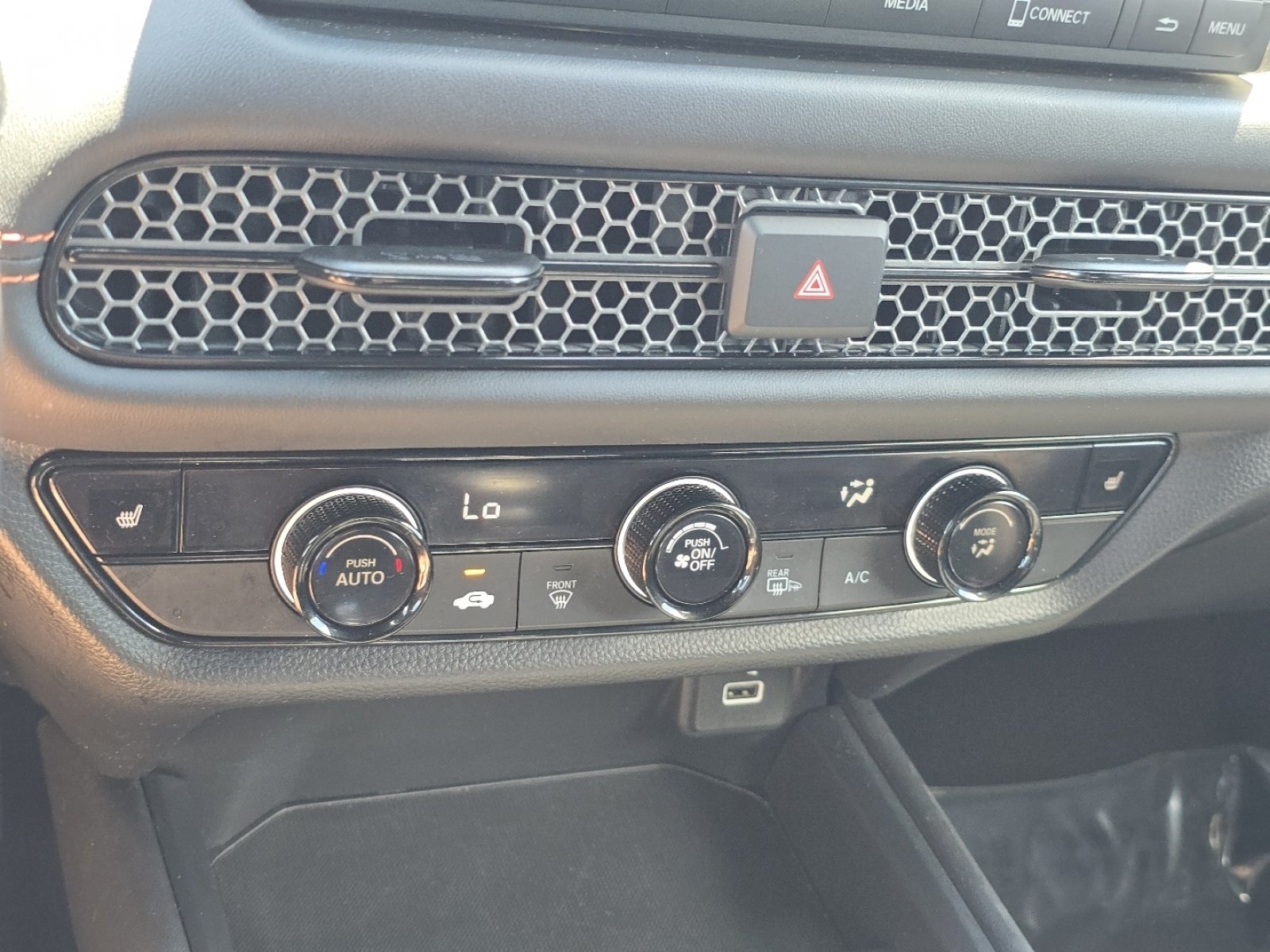 Certified 2024 Honda HR-V Sport image 30