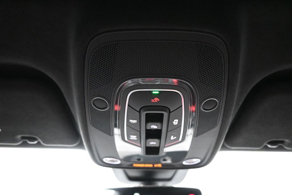 Used 2025 Lamborghini Urus SE AWD/4WD image 21