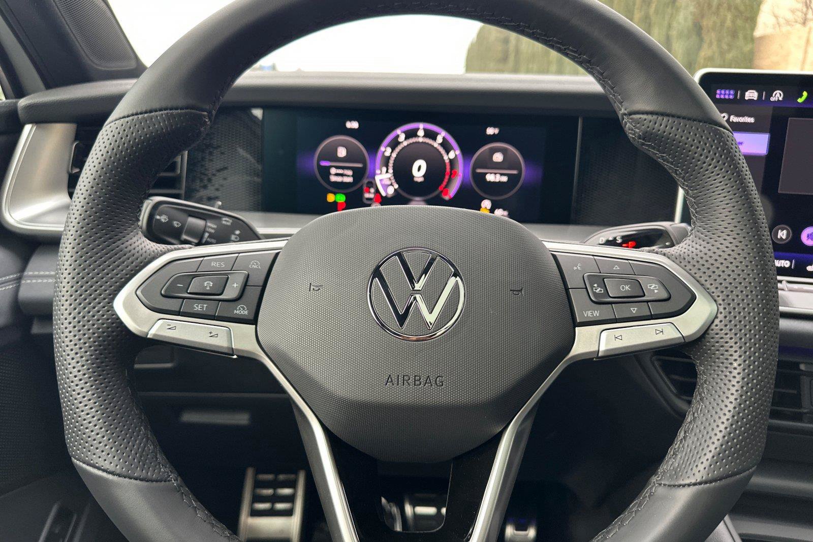 New 2026 Volkswagen Tiguan SE R-Line FWD image 21
