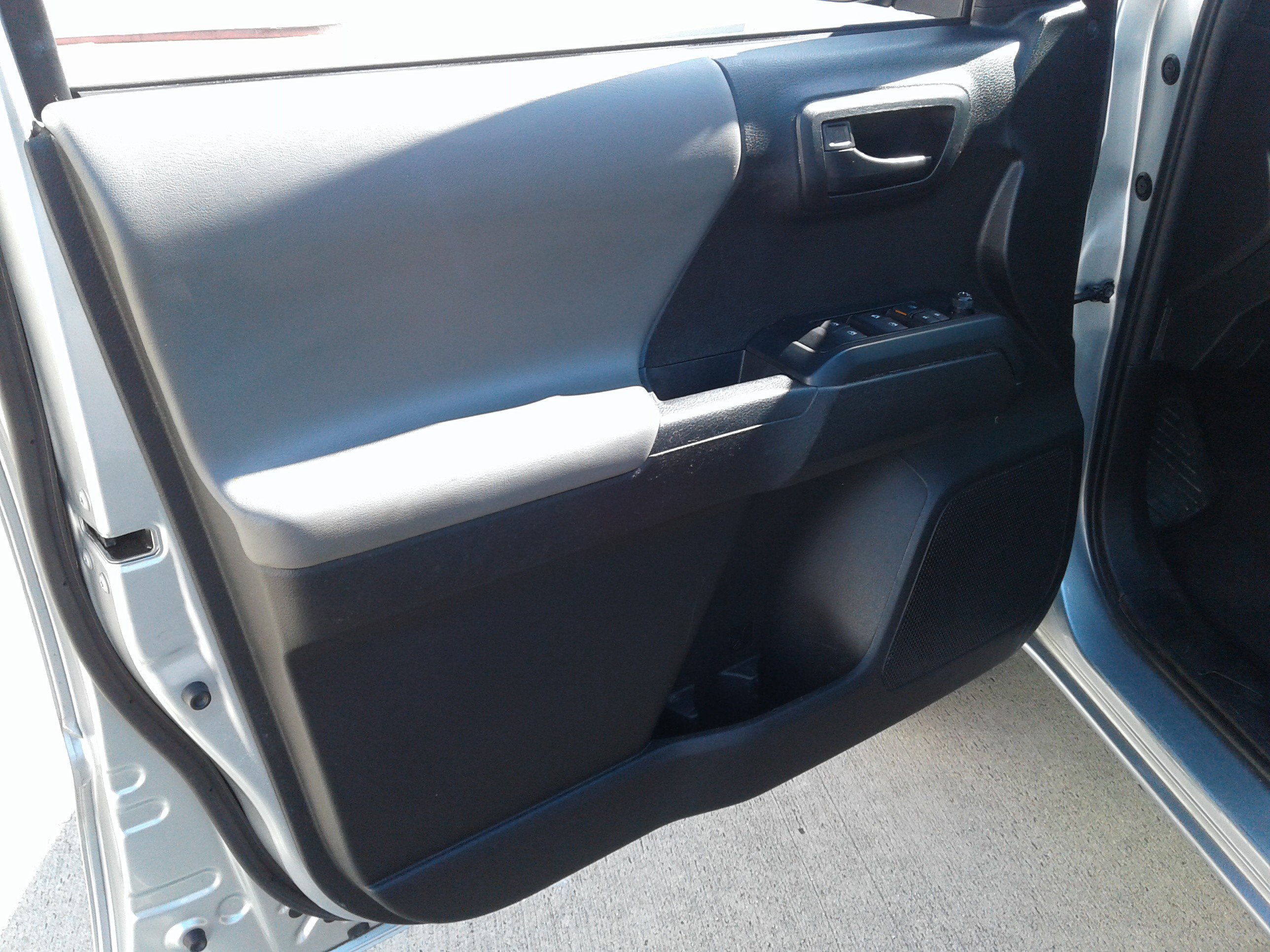 Used 2023 Toyota Tacoma SR image 15