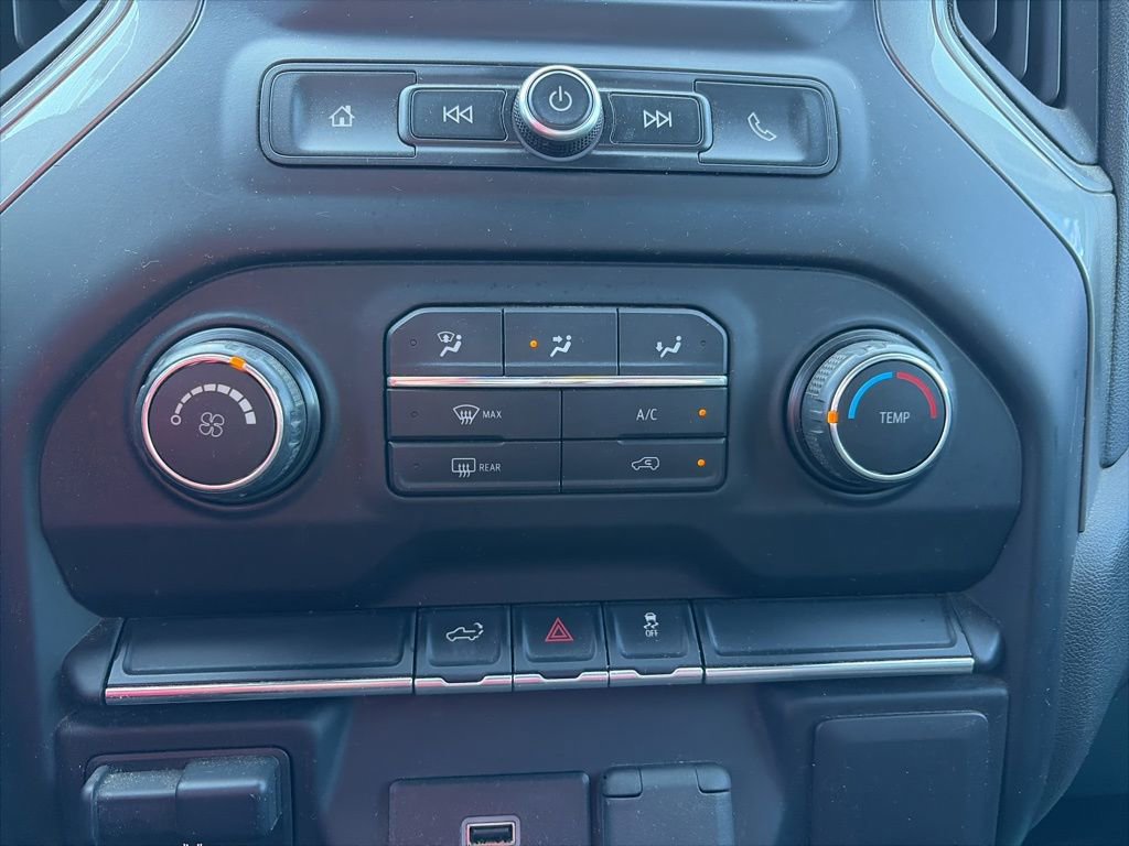 Used 2019 Chevrolet Silverado 1500 Custom w/ Custom Value Package AWD/4WD image 16