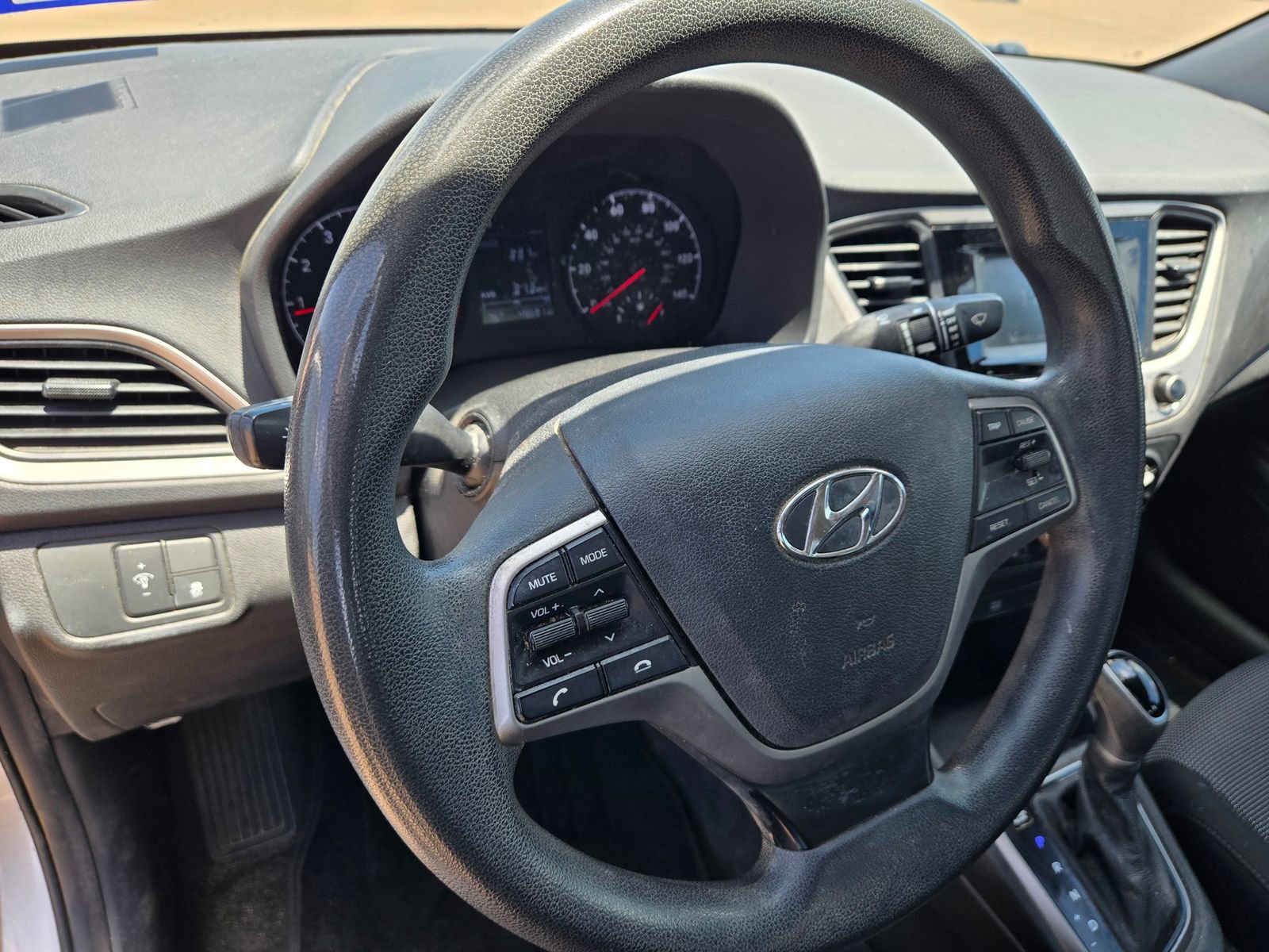 Used 2019 Hyundai Accent SE FWD image 8