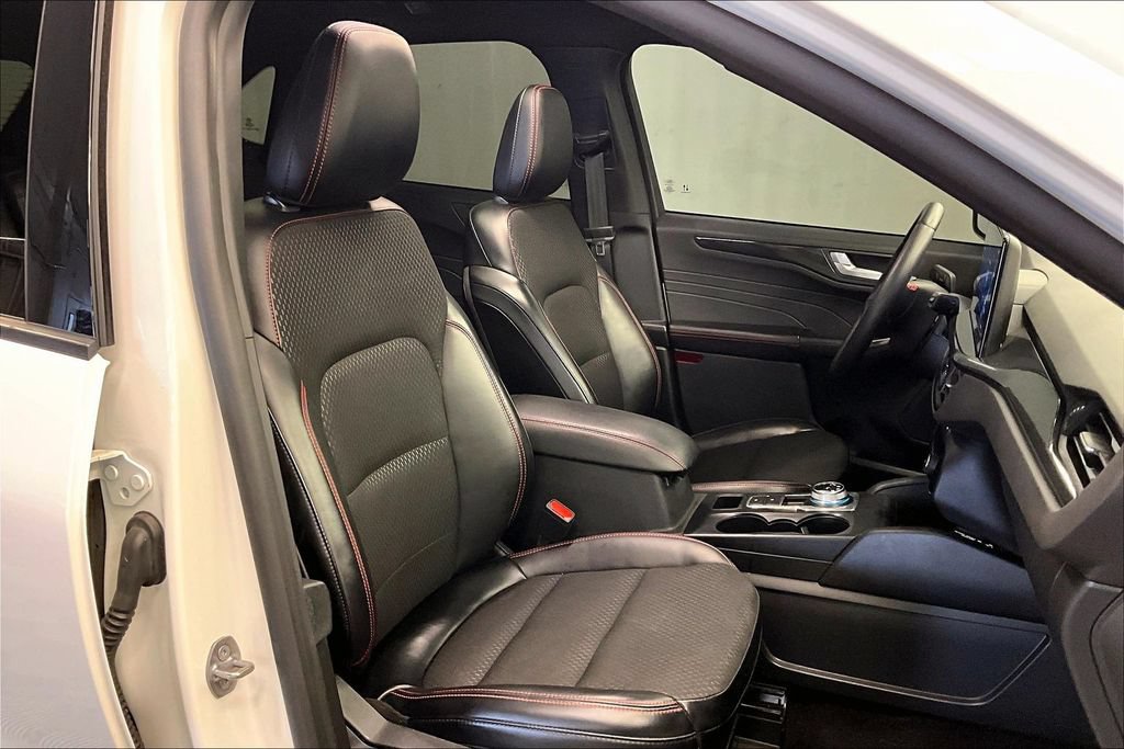 Used 2024 Ford Escape ST-Line w/ Tech Pack #1 FWD image 6