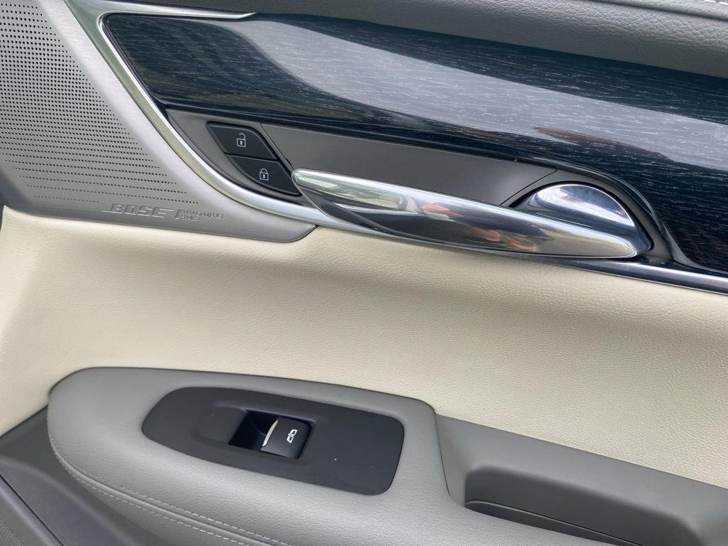 Used 2023 Cadillac XT6 Premium Luxury image 14