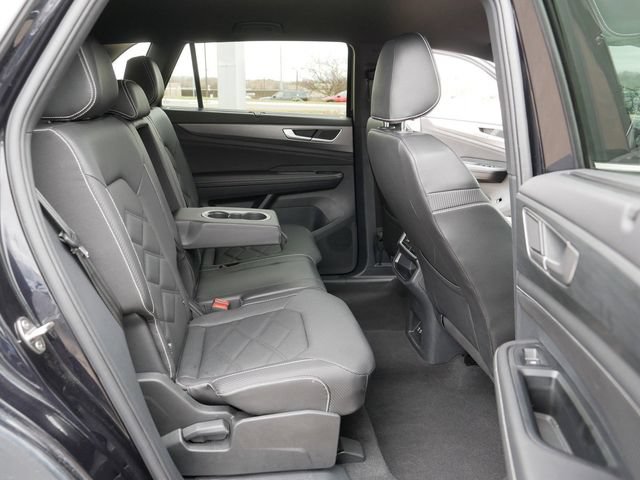 Certified 2025 Volkswagen Atlas Cross Sport SE FWD image 19
