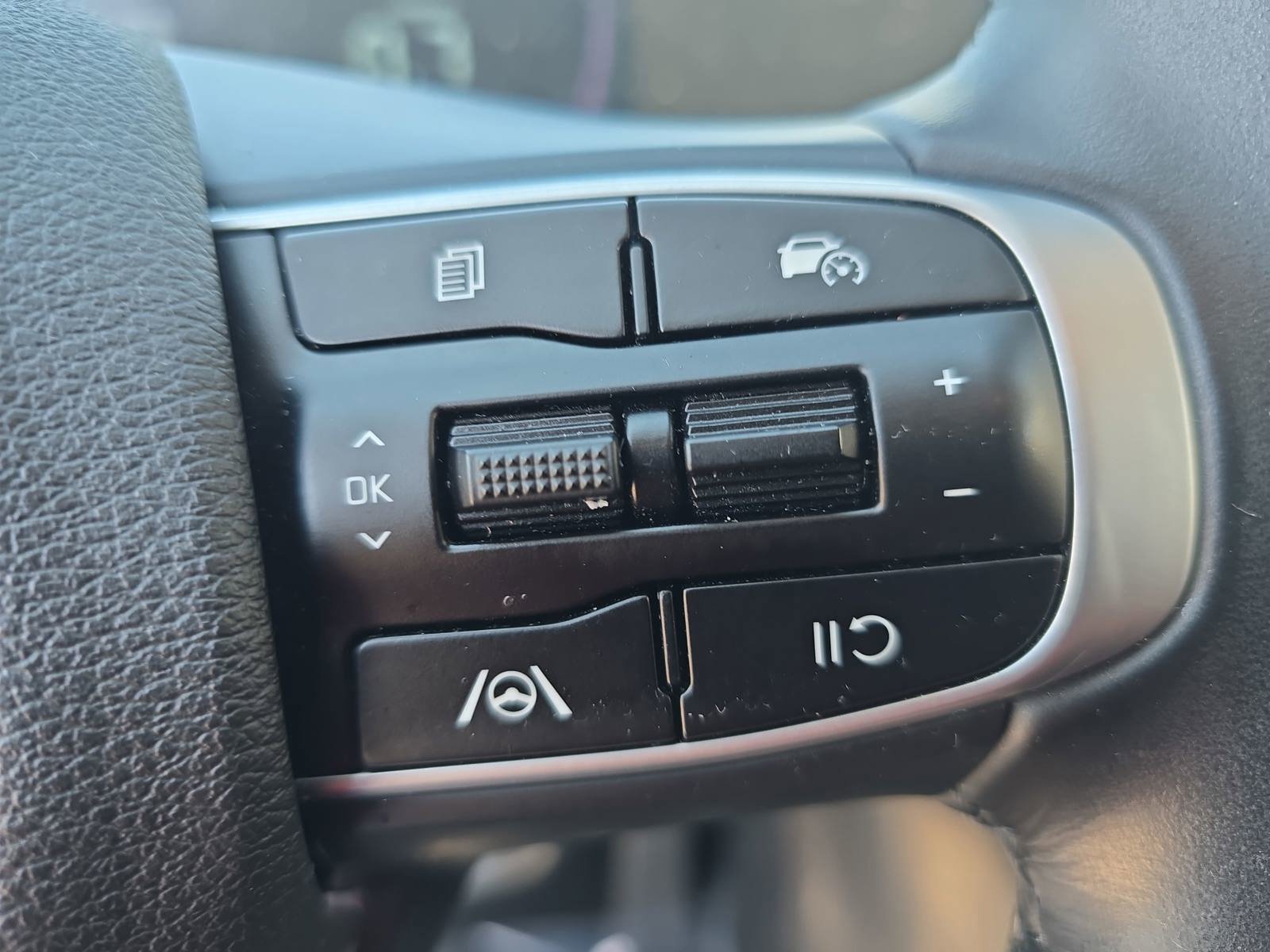 Used 2023 Kia Sportage EX FWD image 20