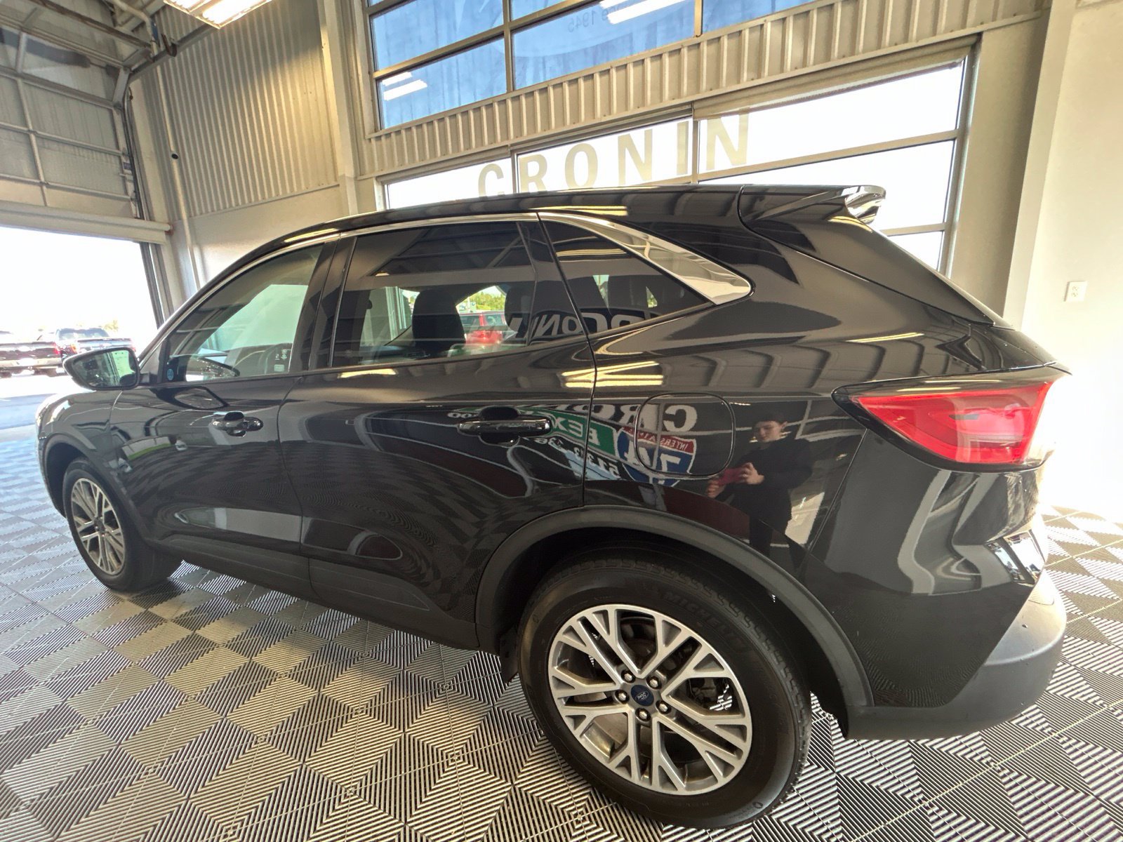 Used 2022 Ford Escape SEL w/ Technology Package AWD/4WD image 4