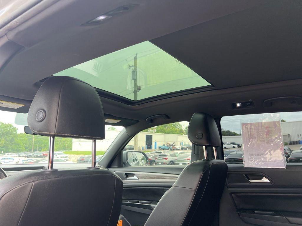 Used 2020 Volkswagen Atlas Cross Sport SE w/ Panoramic Sunroof Package FWD image 10