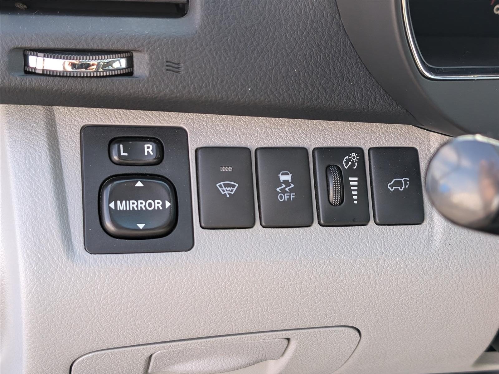 Used 2012 Toyota Highlander Limited w/ Tow Pkg AWD/4WD image 25