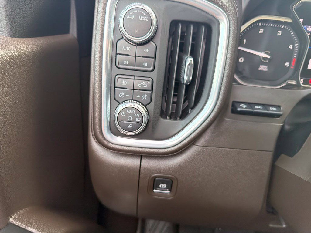 Used 2021 GMC Sierra 3500 Denali w/ Denali Ultimate Package AWD/4WD image 24