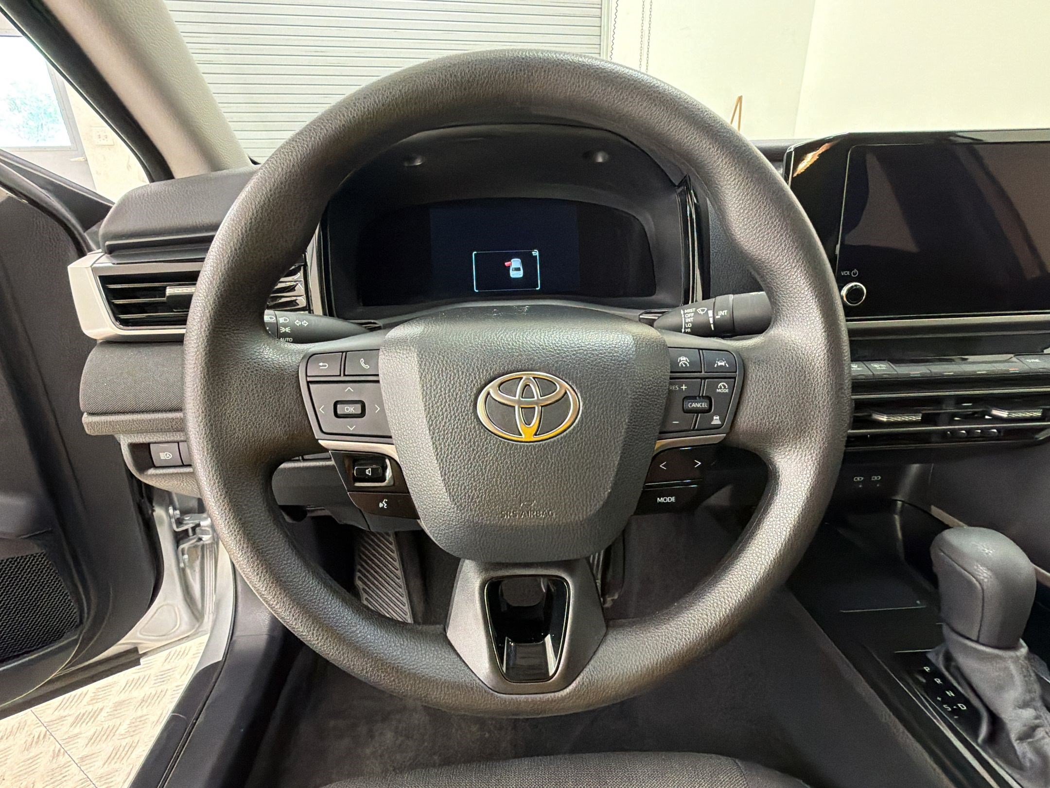 Used 2025 Toyota Camry LE FWD image 11