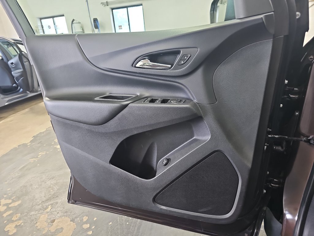 Used 2020 Chevrolet Equinox LT AWD/4WD image 26