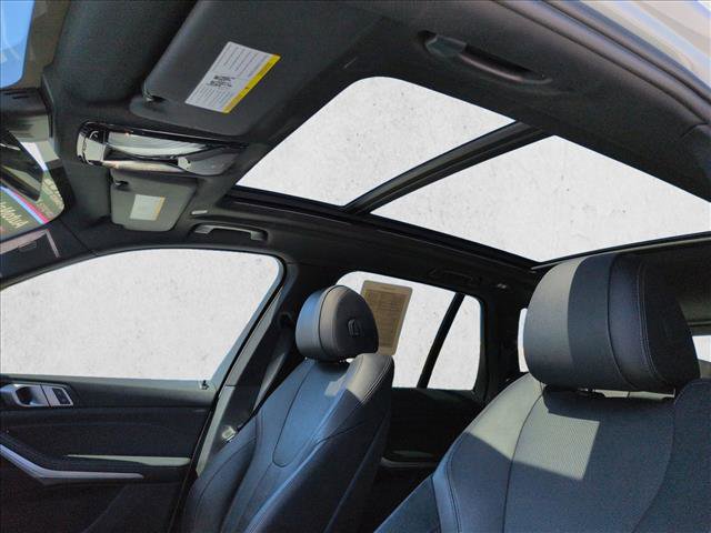 Used 2019 BMW X5 xDrive40i w/ Convenience Package AWD/4WD image 16