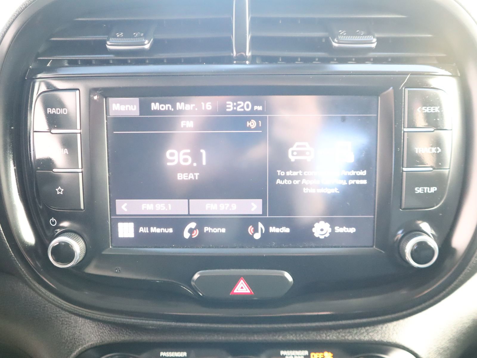 Used 2023 Kia Soul LX w/ Option Group 015 FWD image 43