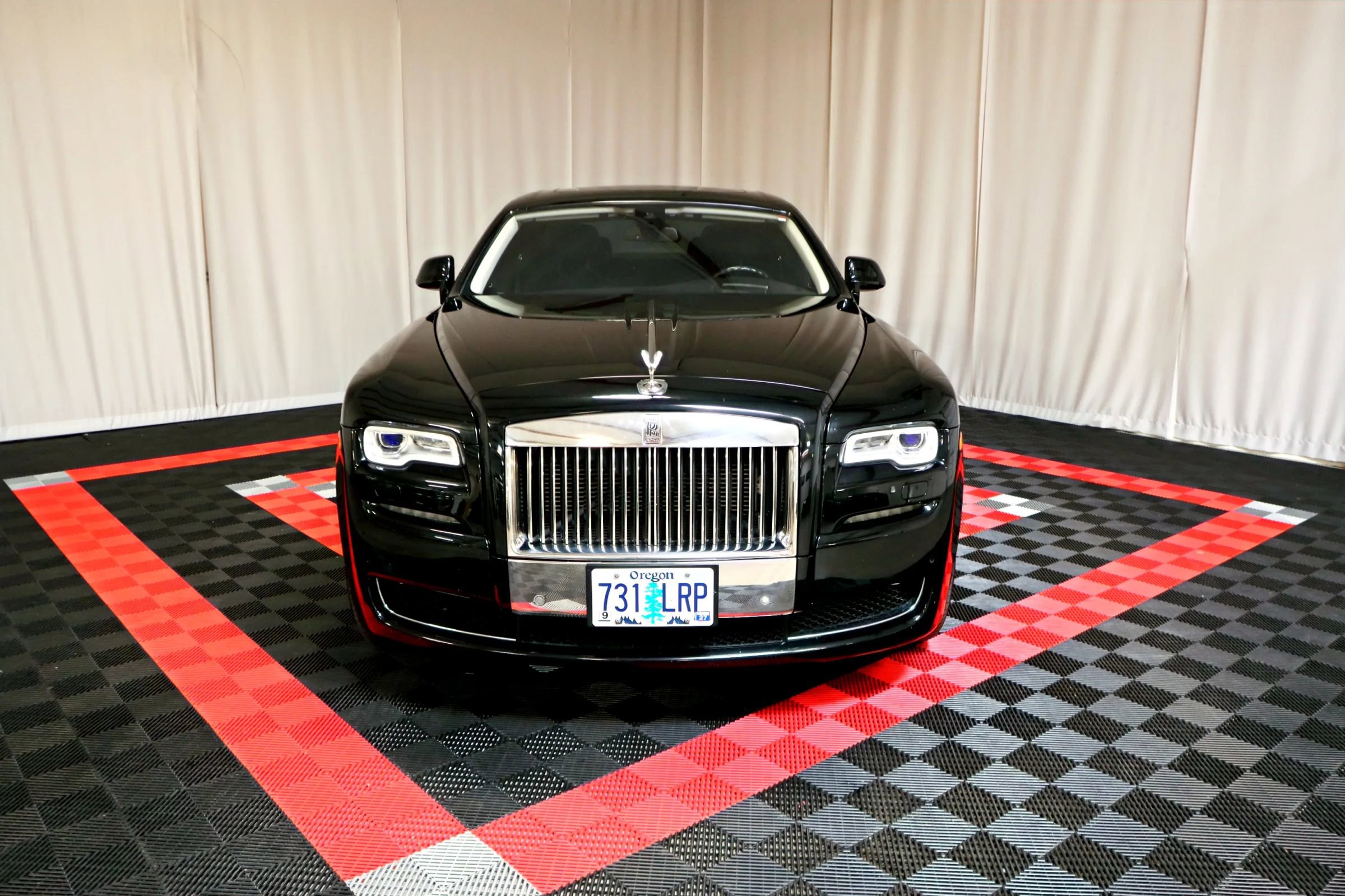 Used 2016 Rolls-Royce Ghost image 4