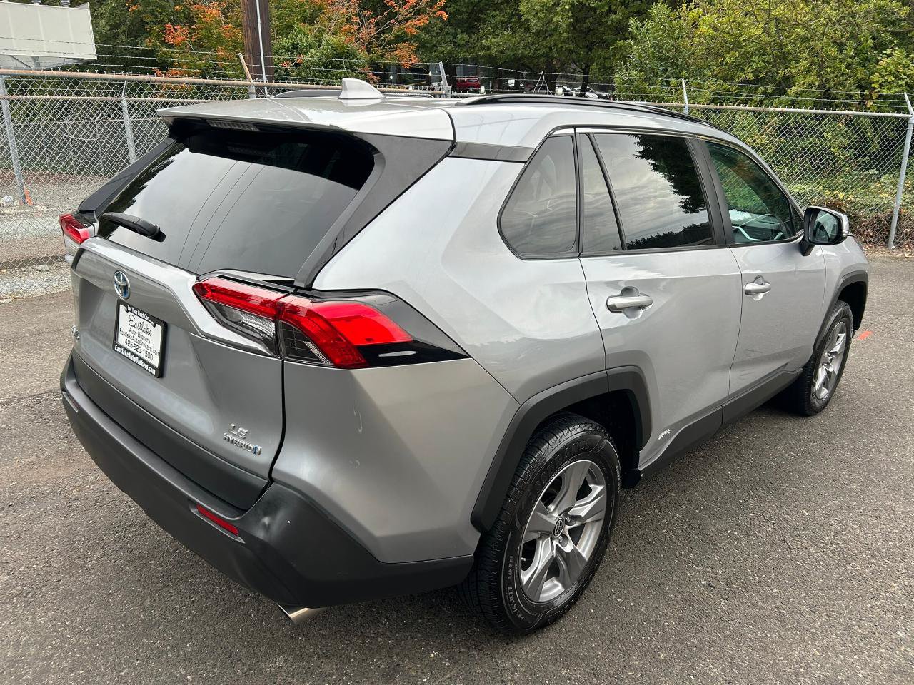 Used 2022 Toyota RAV4 LE AWD/4WD image 5