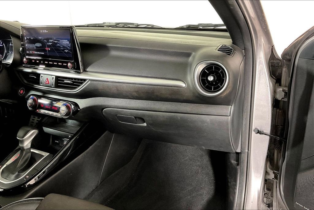 Used 2023 Kia Forte GT-Line w/ GT-Line Premium Package image 16