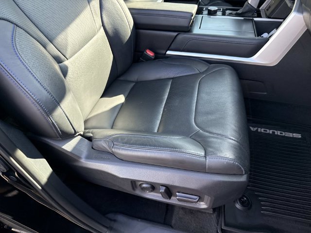 Used 2024 Toyota Sequoia Platinum AWD/4WD image 10