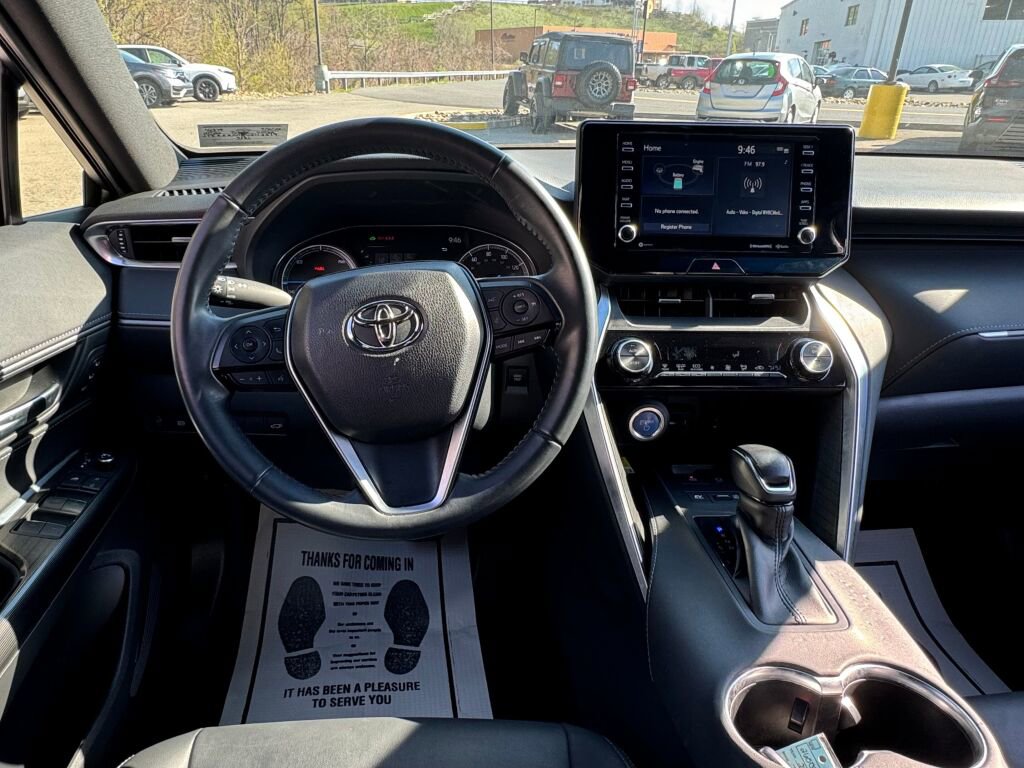 Used 2022 Toyota Venza XLE image 23