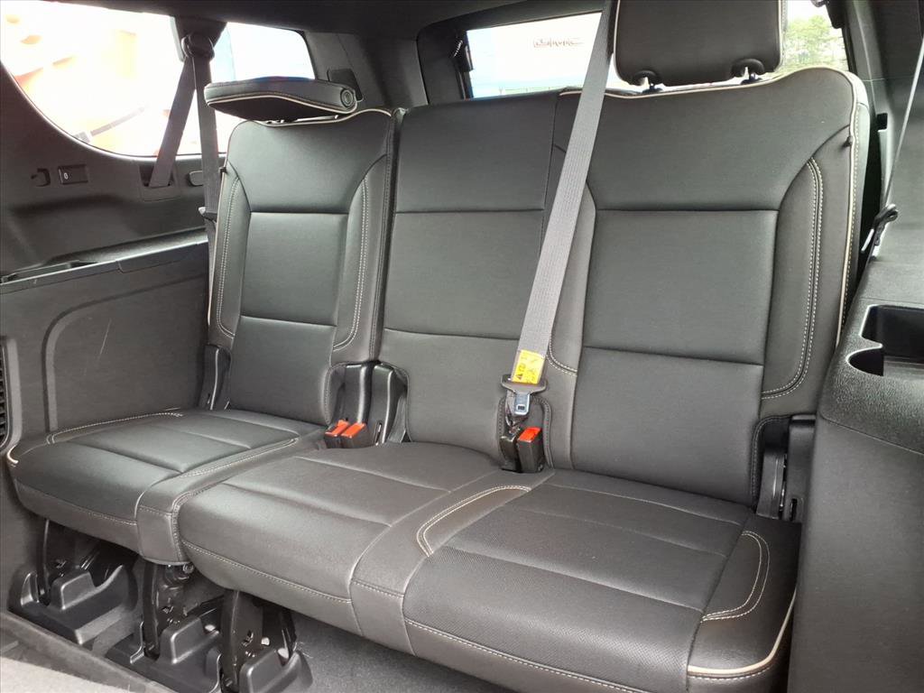 Used 2023 Chevrolet Suburban Premier image 26