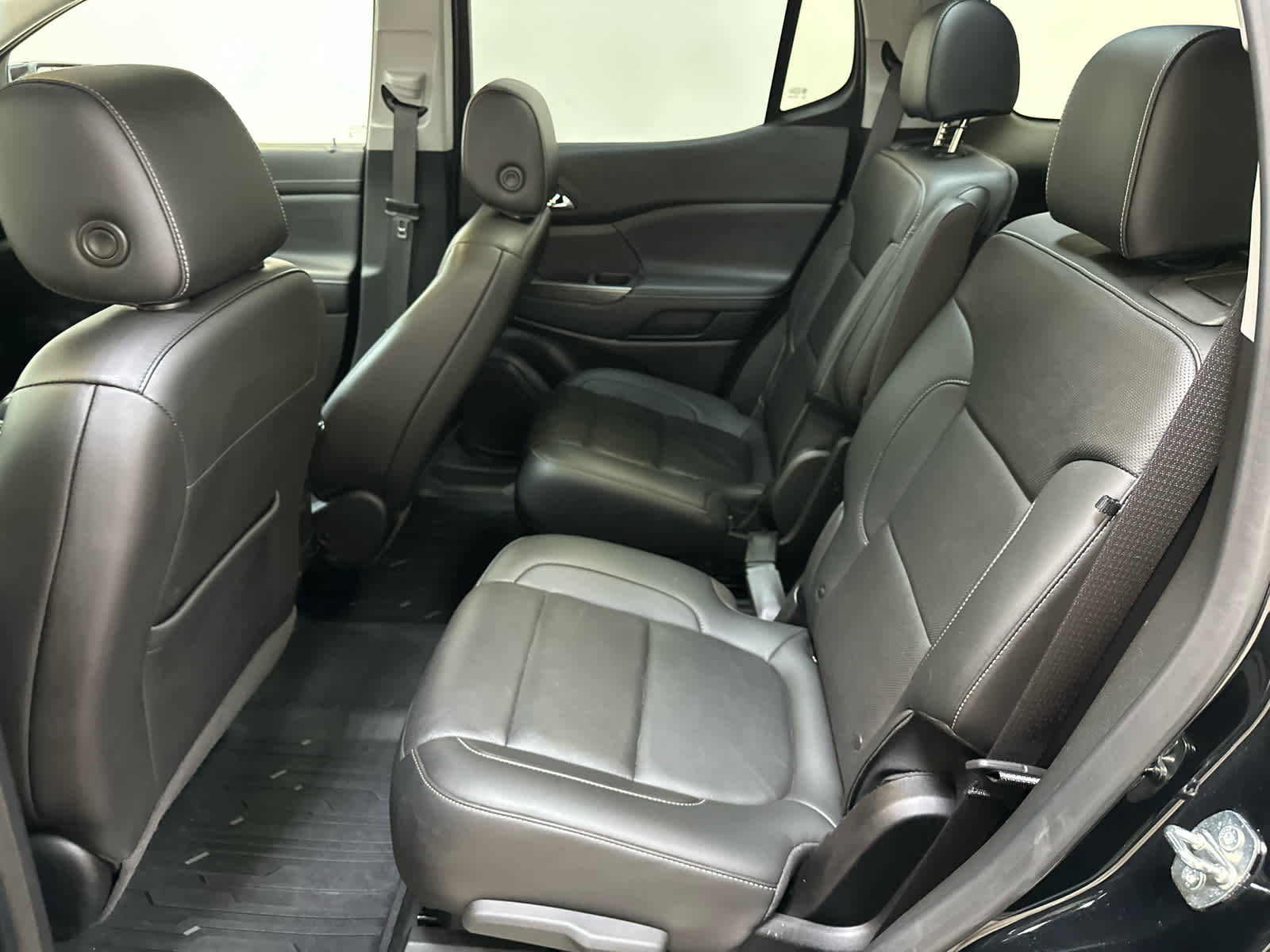 Certified 2021 GMC Acadia SLT w/ Premium Package image 6