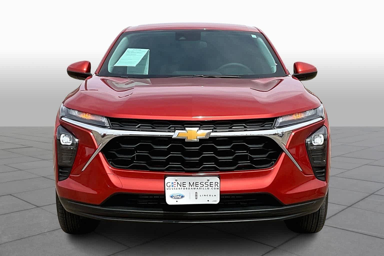 Used 2024 Chevrolet Trax LS w/ LS Convenience Package FWD image 4