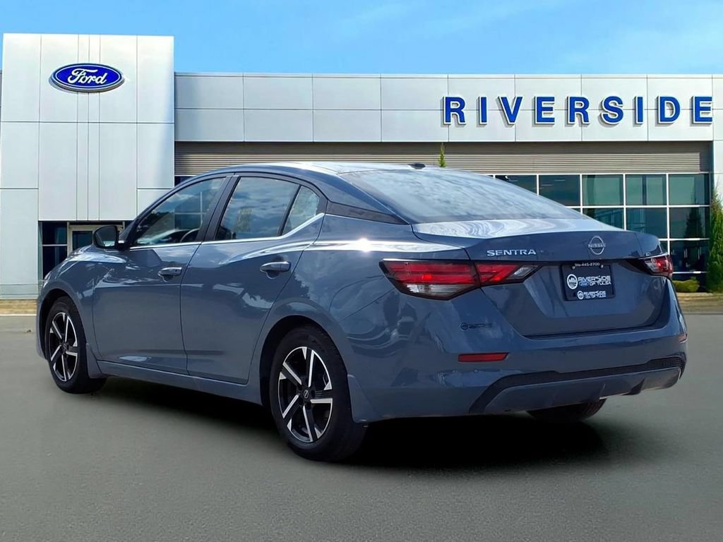 Used 2025 Nissan Sentra SV FWD image 5