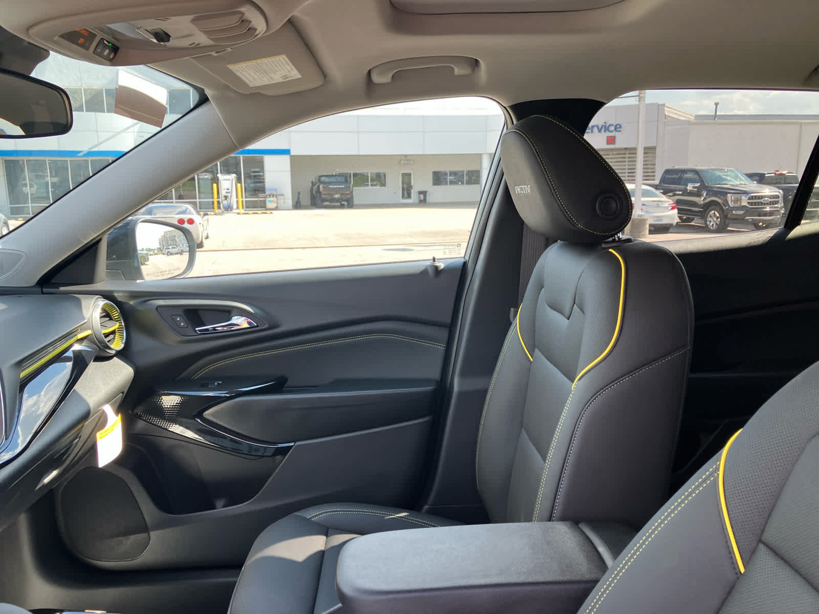 New 2026 Chevrolet Trax ACTIV w/ Sunroof Package FWD image 10