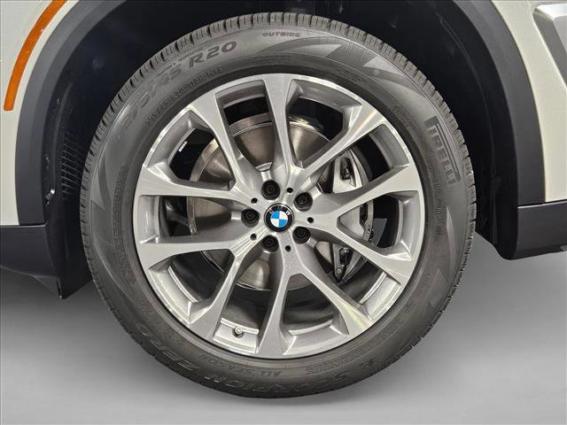 Certified 2026 BMW X5 sDrive40i w/ Parking Assistance Package RWD image 16