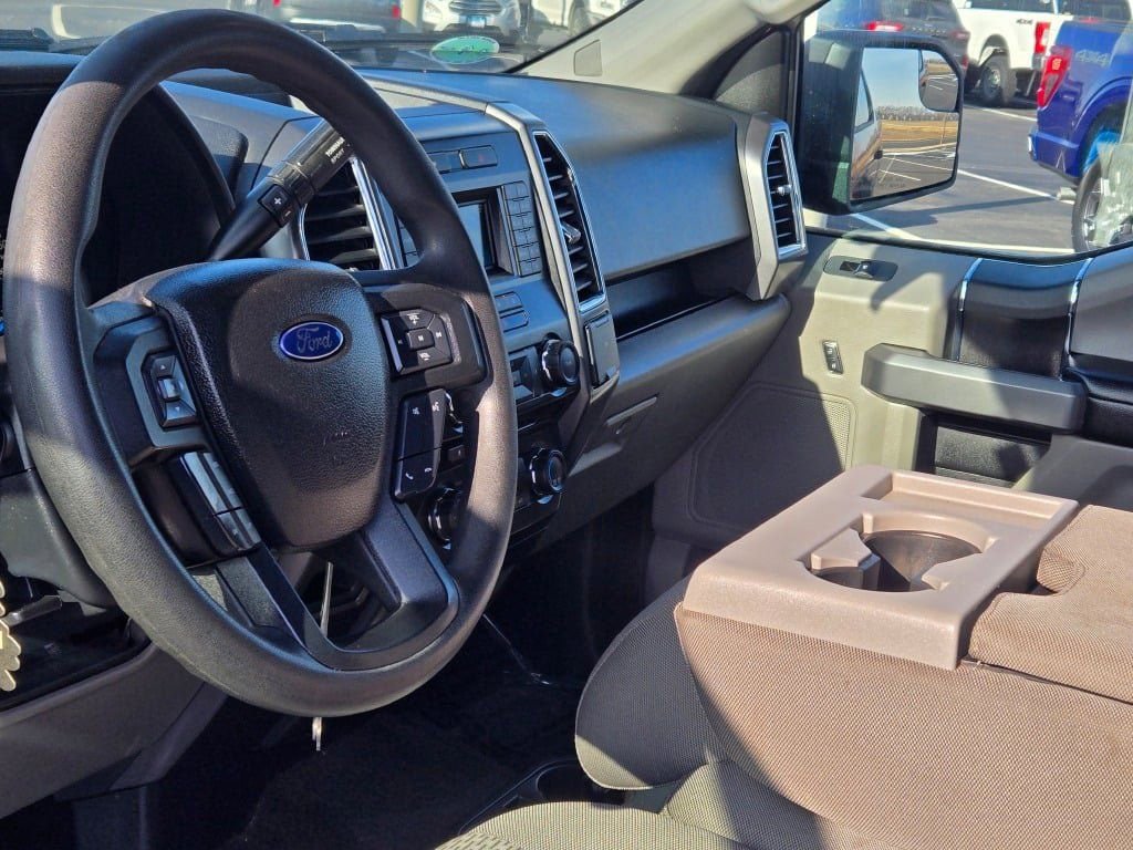 Used 2016 Ford F150 XLT image 23