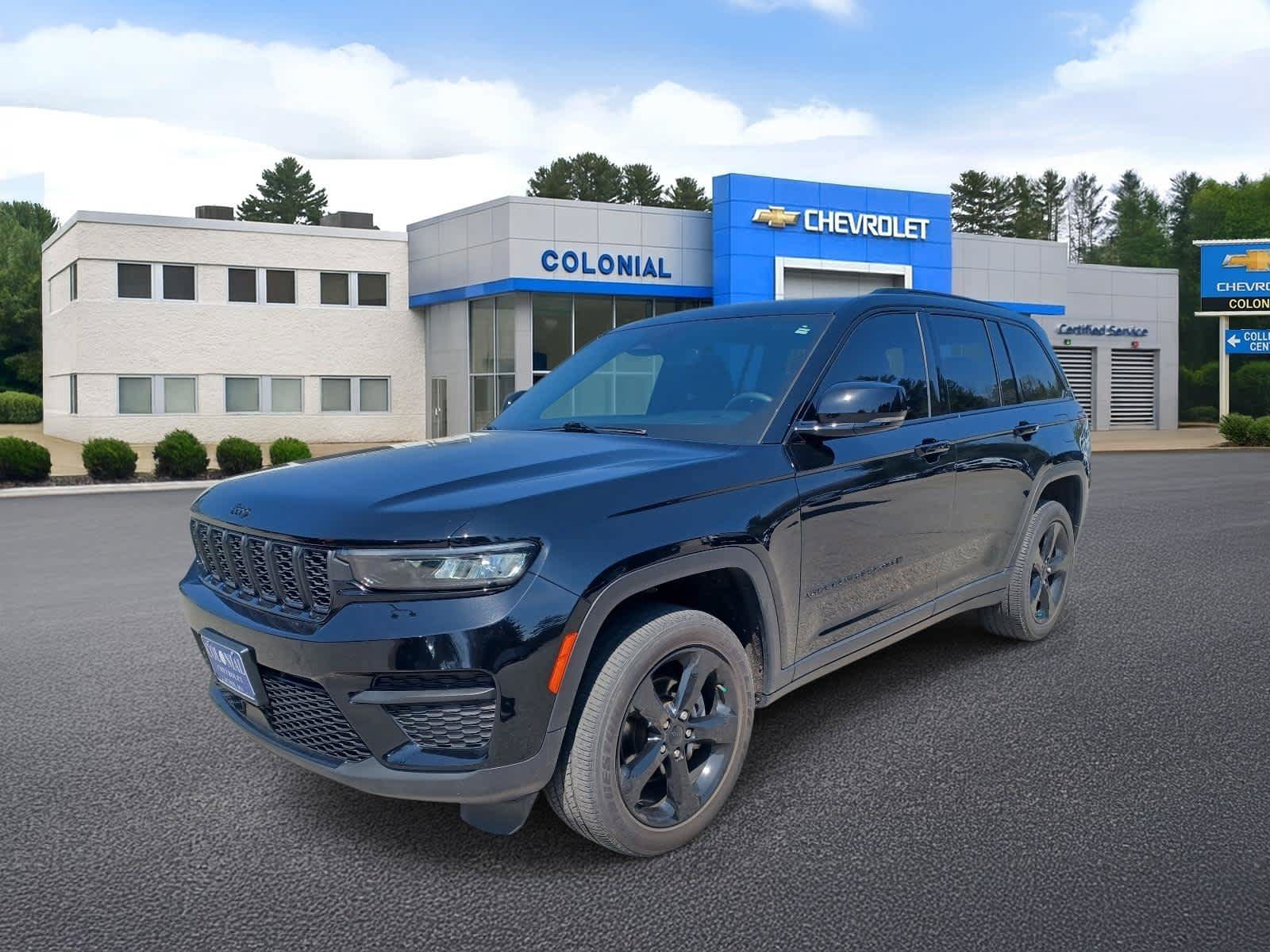 Used 2023 Jeep Grand Cherokee Altitude AWD/4WD image 1