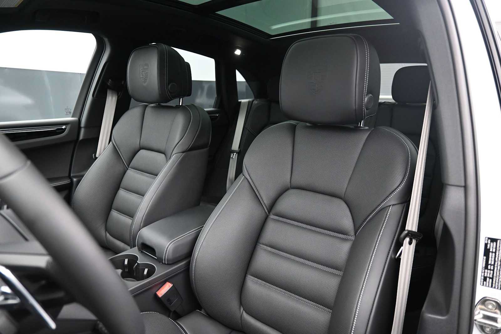 New 2026 Porsche Macan S AWD/4WD image 5