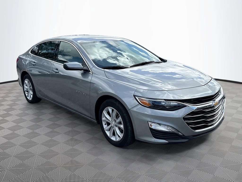 Used 2025 Chevrolet Malibu LT image 3